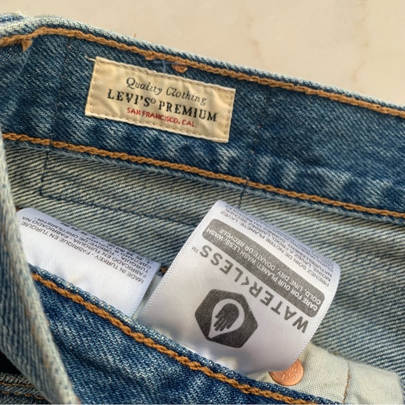 Levi’s 501 Button Fly Cutoff Raw Hem Jean Shorts S58022 Size 27 High Rise - Picture 2 of 9